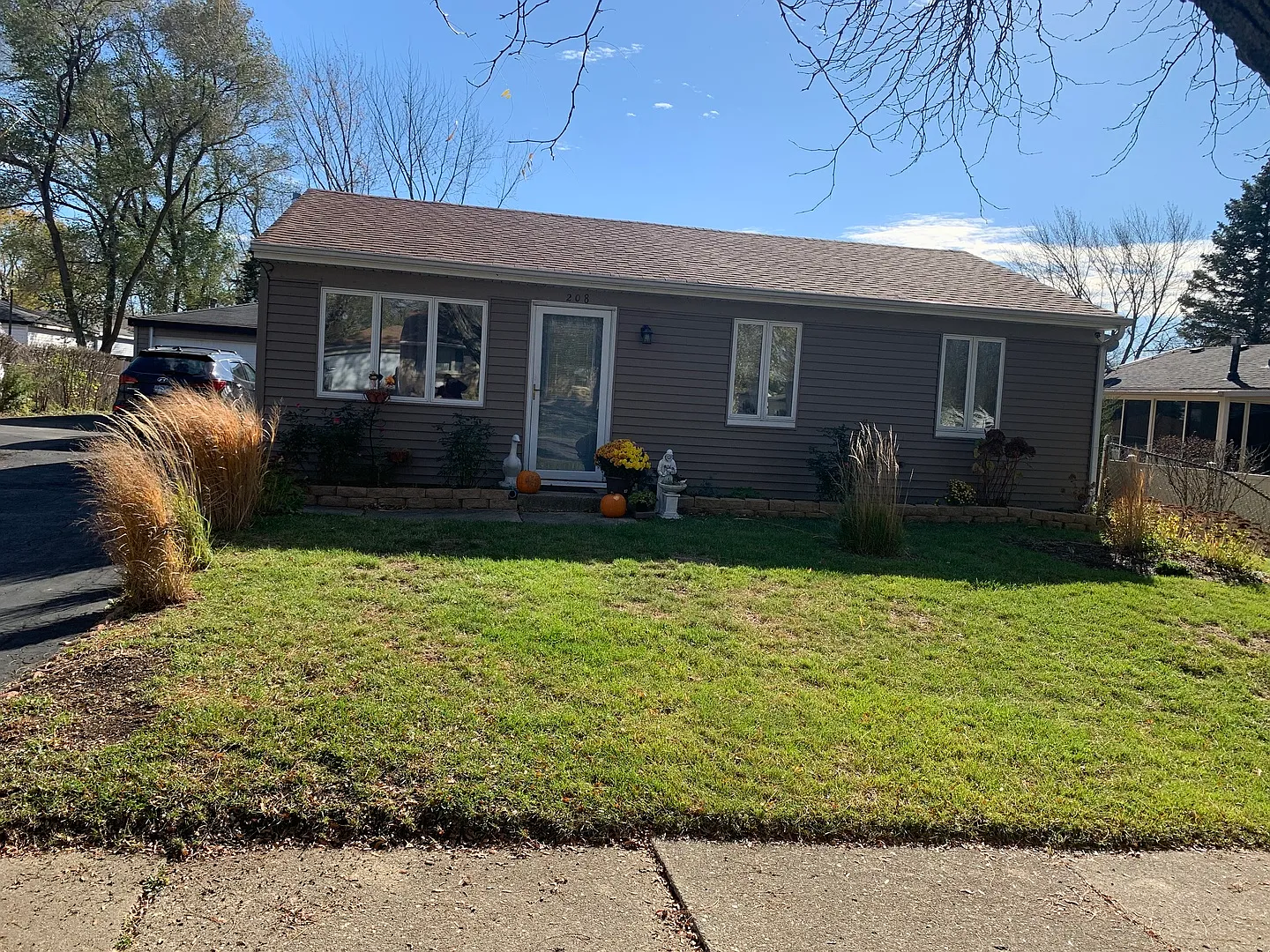 208 Creekside Dr photo 1