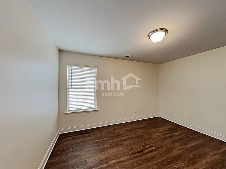 2121 Laurel Village Cir — Photo 26