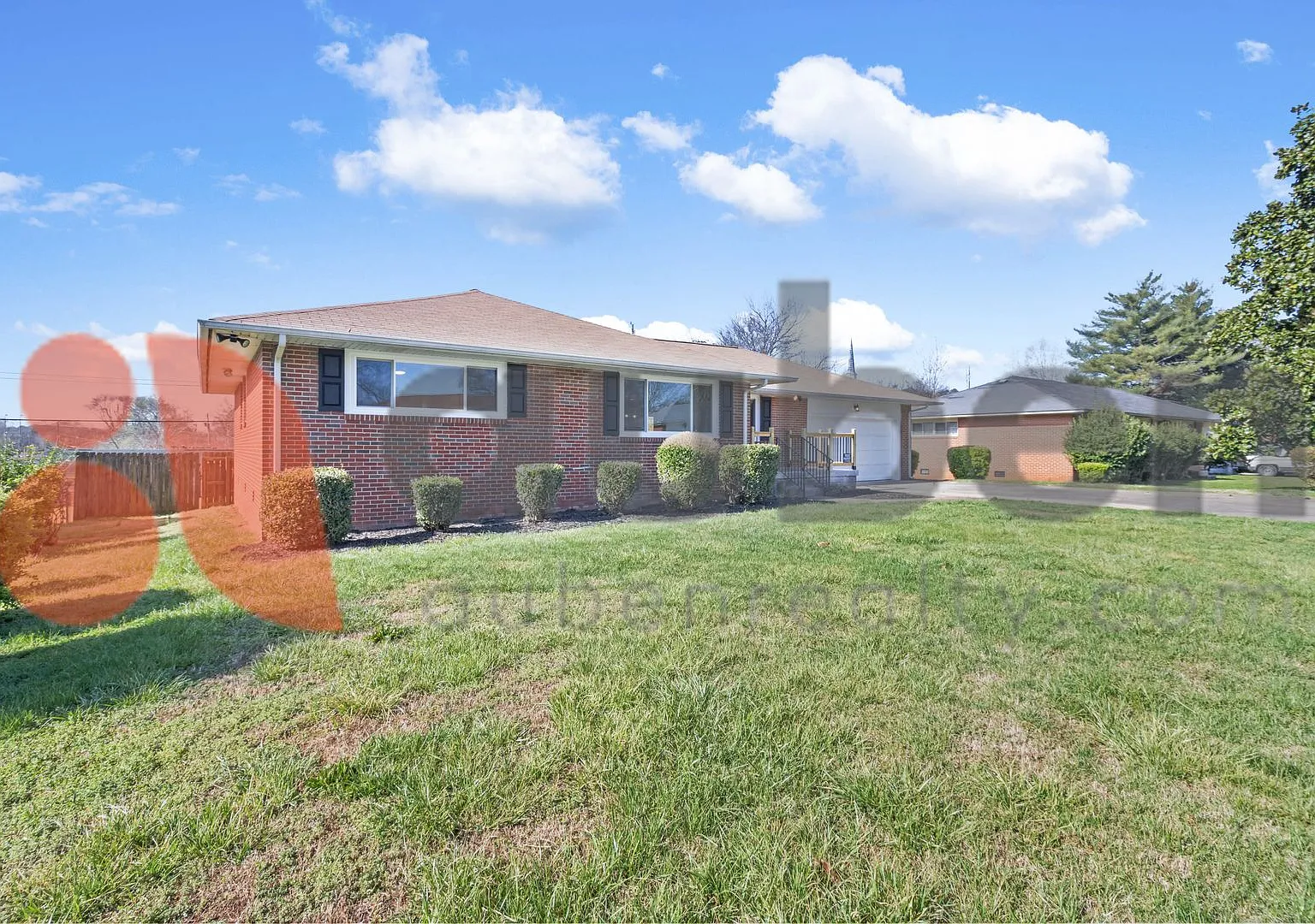 Beautifully Updated 3-Bedroom Home Gorgeous Kitchen & Hardwood Floors! — Photo 3