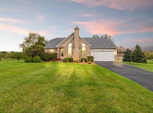 147 Cranbrook Dr, Howell, MI 48843