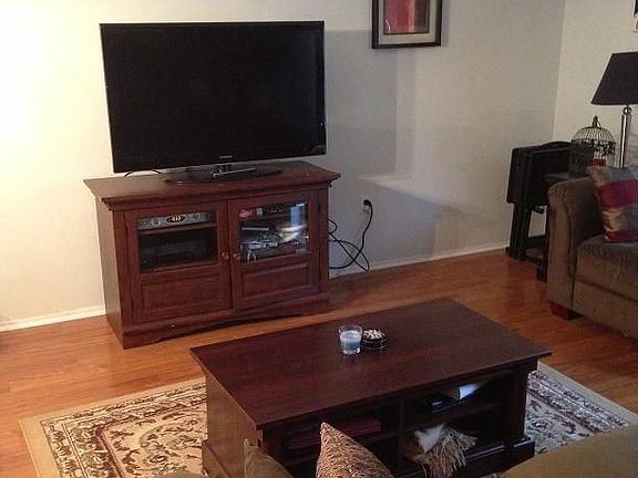 4th image of 42 Canterbury Cir