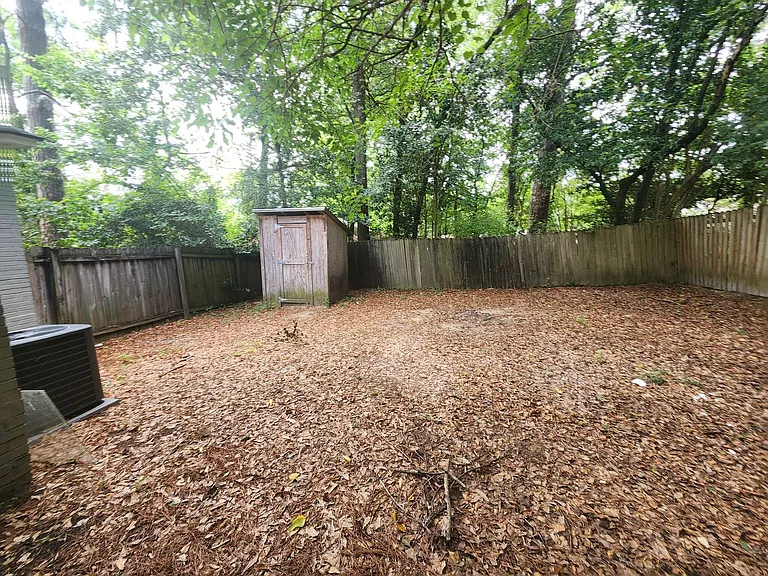 4117 Lake Dr — Photo 5