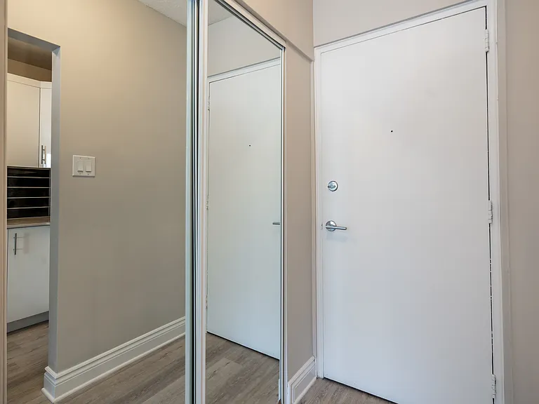 200 Bronson Ave — Photo 63