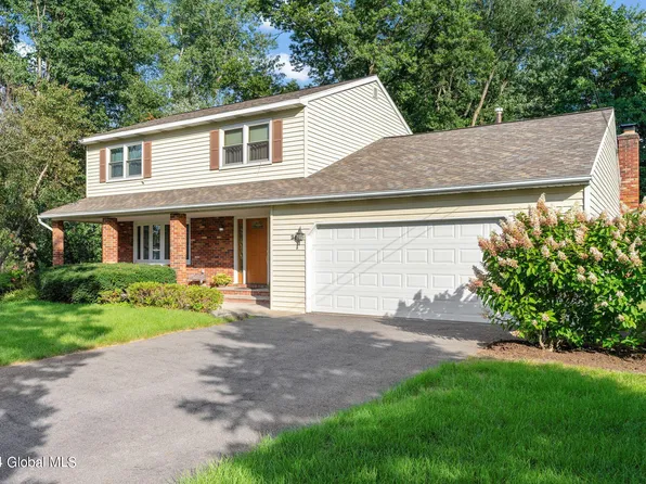 21 Anna May Lane, Latham, NY 12110