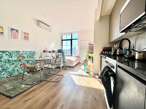 2nd image of 1104 Bedford Ave APT 602