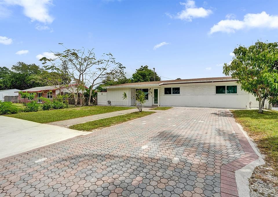 1st image of 4670 SW 25th Ave