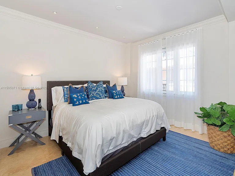 19251 Fisher Island Dr #19251 — Photo 44