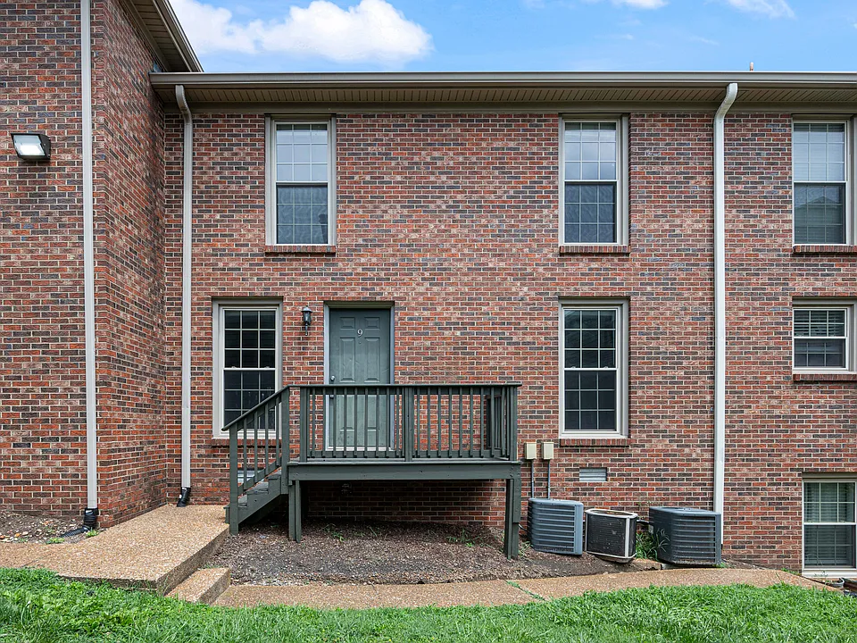 2002 Convent Pl #9