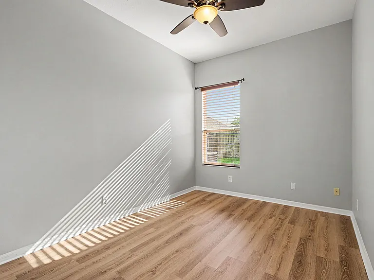 8056 Bracken Ln — Photo 16