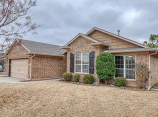312 Partridge Run Rd, Yukon, OK 73099