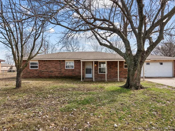 116 S Baker St, Copan, OK 74022