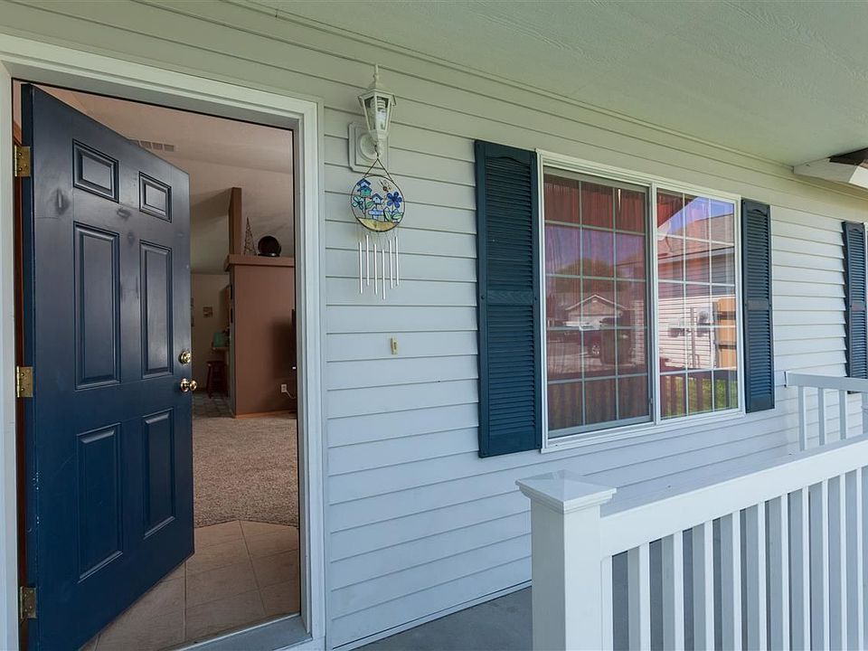 2nd image of 5012 Cambridge Ln