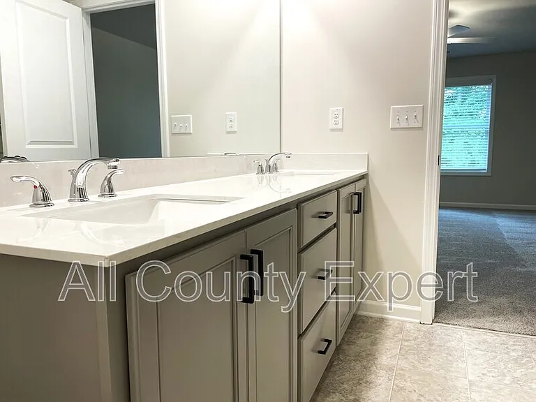 414 Fox Creek Dr — Photo 13