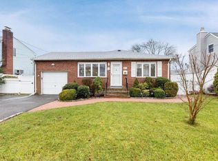 270 N Atlanta Ave, Massapequa, NY