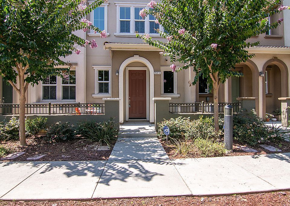 1st image of 1581 Shore Pl Unit 4