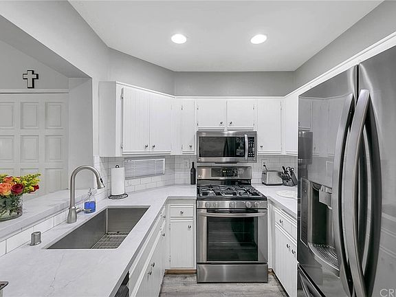 2nd image of 23715 Del Monte Dr