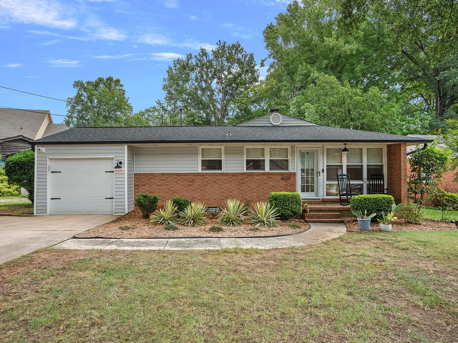 3 bed, 1232 sqft, $2,500 — Photo 1