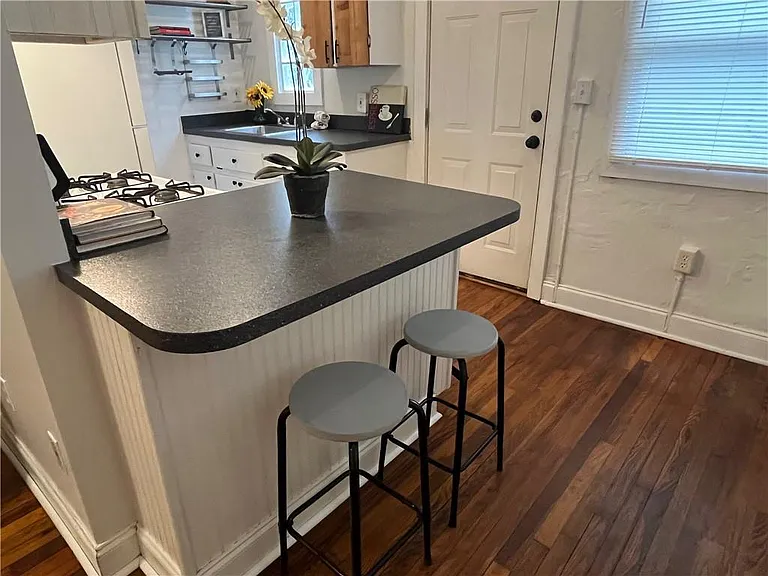 1115 Shelby Pl SE #B — Photo 13