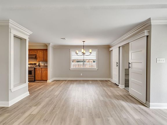 5th image of 612 Orangewood Dr