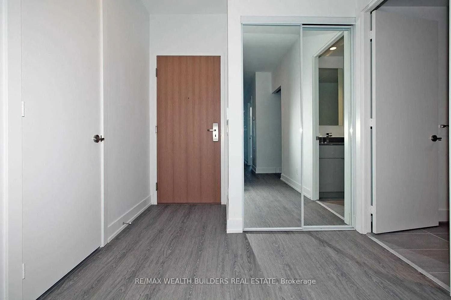 7 Grenville St — Photo 2