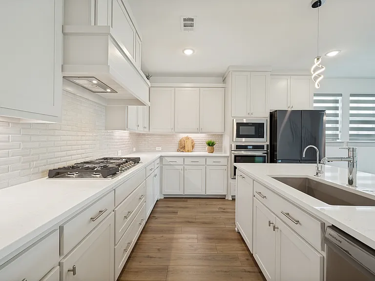 1240 Crescent Ln — Photo 4