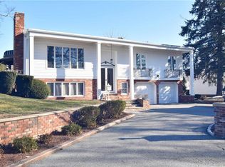 247 Lexington Ave, North Providence, RI 02904