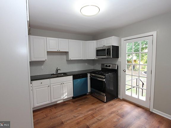 5th image of 1771 41st St
