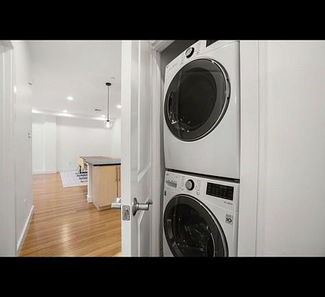 5th image of 152 Old Colony Ave Unit 7