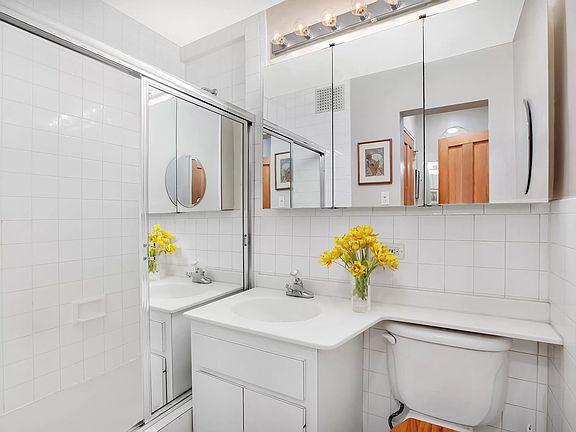 4th image of 345 E 52nd St APT 2K
