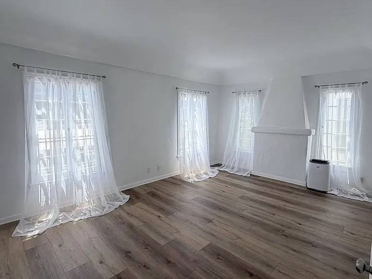 238 N Clark Dr #7 — Photo 10