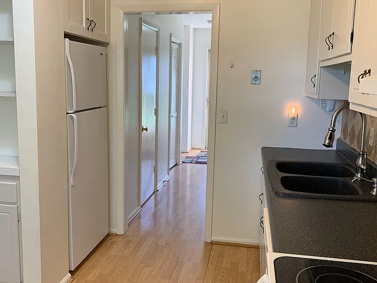 114 Southampton Ct #1 — Photo 12