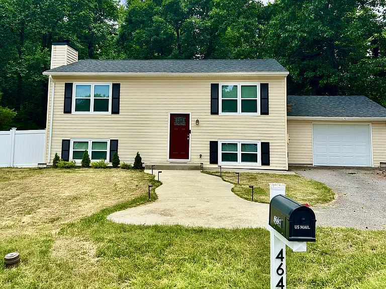 46461 Rosewood Dr — Photo 1