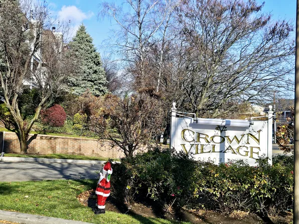 300 Crown Court image 1 of 24