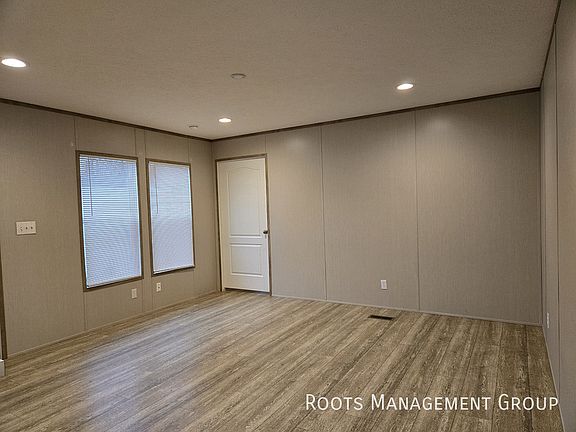 2nd image of 226 Robin Dr #226