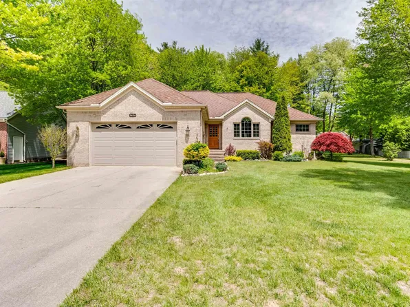 5656 Pine Ct, Smiths Creek, MI 48074