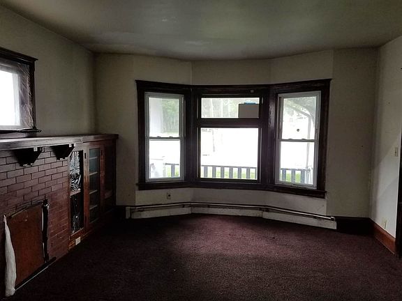 5th image of 529 Oak St