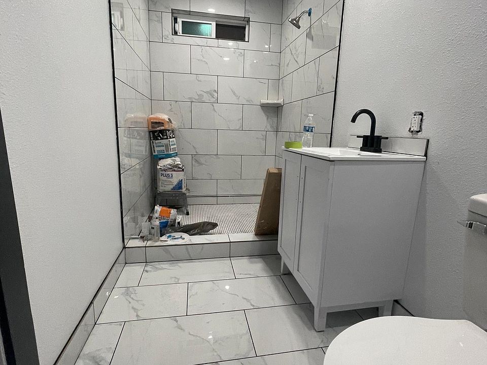 2nd image of 351 Lono Ave #1