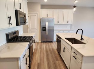 9706 4th St N, Lake Elmo, MN 55129