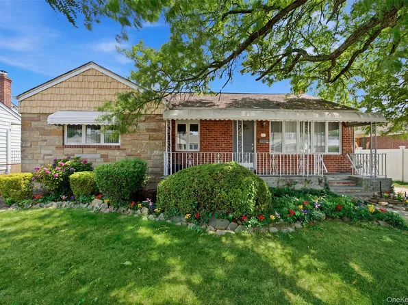 160 Clearmeadow Drive, East Meadow, NY 11554