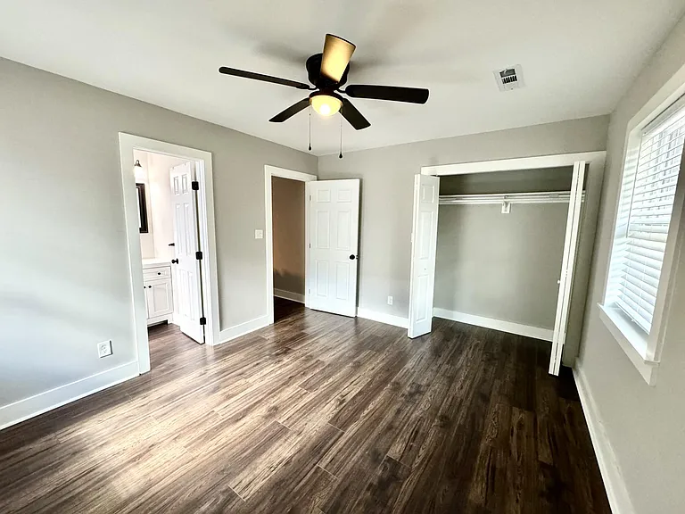 304 N Hyde Park Ave #B — Photo 10