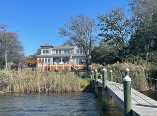 98 Maple Dr, South Kingstown, RI 02879