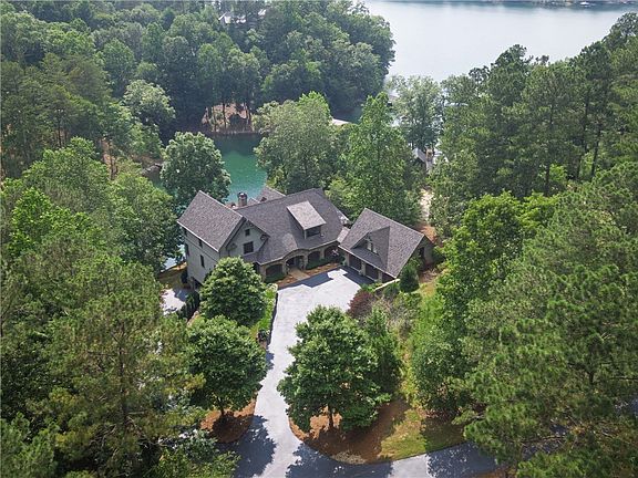 3rd image of 264 Featherstone Dr