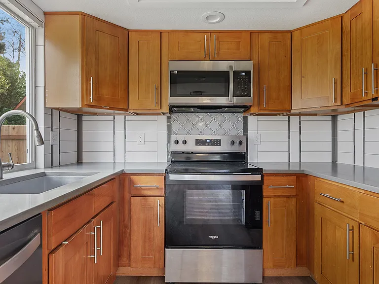 5909 Glenwood Ave — Photo 11