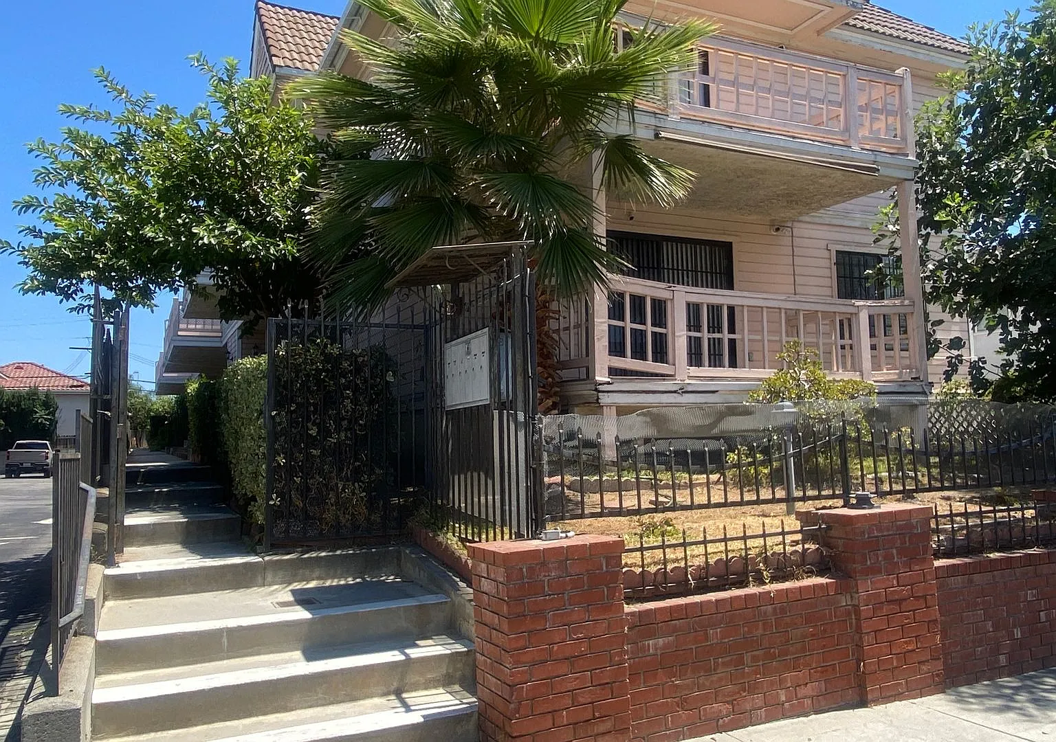 Renovated Townhome with Garage *Appointment* — Photo 1