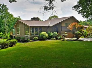 3252 Nottingham Dr, Pittsburgh, PA 15235