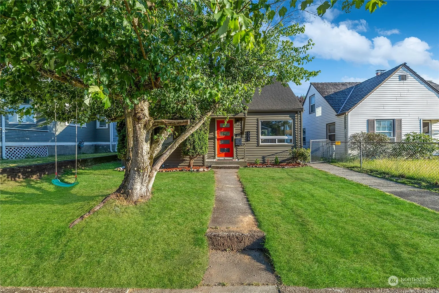 608 6th Street SE photo 1