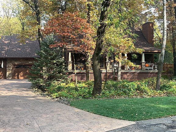 2nd image of 15401 Oriole Ct