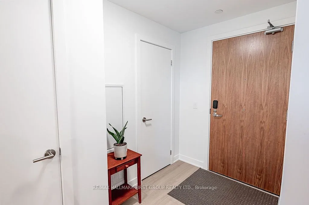 2 bed, $2,400 — Photo 4