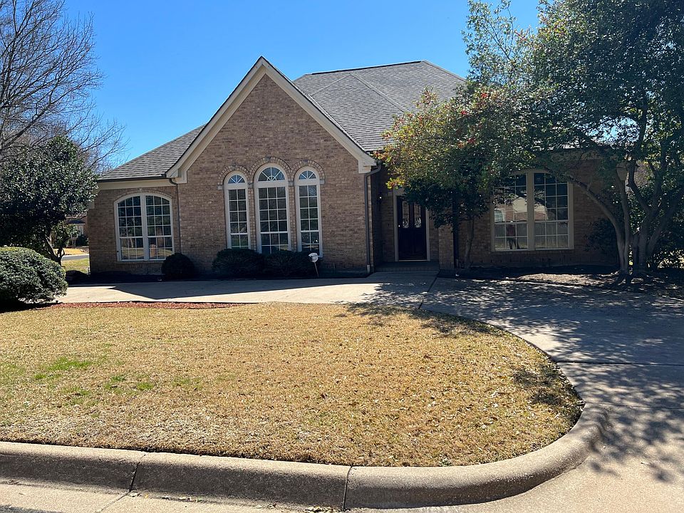 1st image of 6701 Savannah Ln