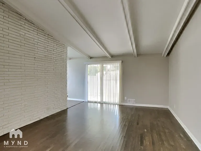 1322 N Cliff Valley Way NE #1322 — Photo 7